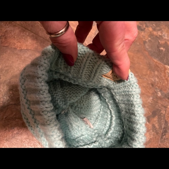 C.C. KIDS knitted hat - Picture 4 of 5
